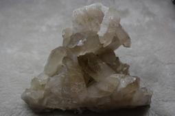 (免運費)天然黃水晶簇，黃水晶柱，偏財招財，天然水晶，檔煞，送女友，現貨，賺大錢，好看送禮，鈦金，投資業務，開店，聚財 歷史價格詳細信息