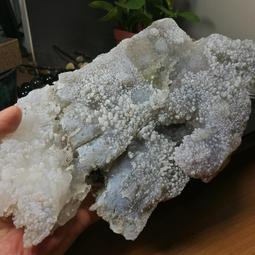 天然原礦白水晶簇，凈重约3.3公斤，贈底座～好運到水晶坊(A2_44) 歷史價格詳細信息