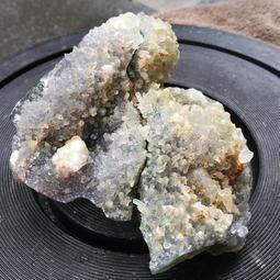 天然原礦白水晶簇，凈重约3.3公斤，贈底座～好運到水晶坊(A2_44) 歷史價格詳細信息