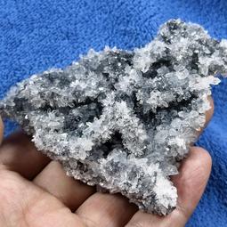 超值福利品 87.5吋電動布幕 軸心 貨況優 布幕右半邊 正面摺痕 不影響使用 適用會議室 教室 居家觀影/教學使用 歷史價格詳細信息