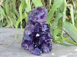 高王晶____烏拉圭紫水晶片___淨重 : 278.4公克____跨越文昌系列..071 歷史價格詳細信息