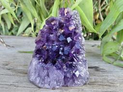 高王晶____烏拉圭紫水晶片___淨重 : 278.4公克____跨越文昌系列..071 歷史價格詳細信息