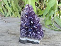 高王晶____烏拉圭紫水晶片___淨重 : 278.4公克____跨越文昌系列..071 歷史價格詳細信息