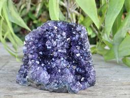 高王晶____烏拉圭紫水晶片___淨重 : 278.4公克____跨越文昌系列..071 歷史價格詳細信息