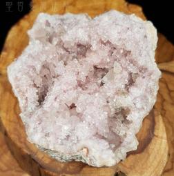 【土桑展精選寶物】粉紅紫水晶洞 Pink Amethyst200326-20 ~阿根廷巴塔哥尼亞Choique mine 價格比較,價格查詢,歷史價格詳細信息