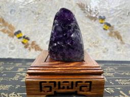 紫水晶座 Natural Uruguay amethyst block 天然烏拉圭紫水晶座(重2030克，高23.0公分含附贈木座)擺件 紫水晶高檔黑紫色 歷史價格詳細信息