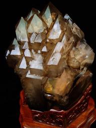 ~shirley~[雙層金字塔]~8.75公斤~淡黃水晶六角柱體骨幹~外型獨特~優質擺飾~值得珍藏! 歷史價格詳細信息