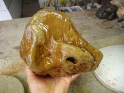 《紀老師的收藏-161 》天然玉原石財位擺件→水洗滑面髮絲紋黃樹化玉〈2060公克→F93  ※具正能量、聚氣招財、心想事成... 歷史價格詳細信息