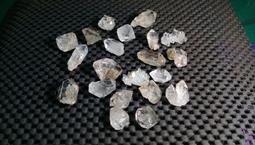 -~shirley ~雙尖鈦金茶晶骨幹水晶~1.05公斤~超完整~能量純正~超透料~身型優美! 歷史價格詳細信息