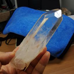 [友克鑫礦業]ak124約重457g-透亮白水晶柱 窗子水晶 大師水晶 水晶柱 未拋光 原礦 歷史價格詳細信息