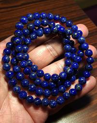 老礦料魔鬼藍海藍寶手鐲，帶少許草莓晶顆粒鐲圈帶星光！顏色非常特別！右湛藍有魔鬼！也很靚麗！ 歷史價格詳細信息