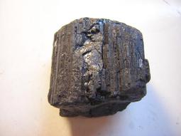 【采鑫坊】山景紋黑碧璽原礦帶方解石原礦~長49mm《直購品》~ 歷史價格詳細信息