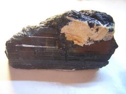 【采鑫坊】山景紋黑碧璽原礦帶方解石原礦~長49mm《直購品》~ 歷史價格詳細信息