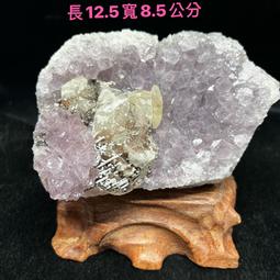 方解石共生紫水晶洞1.8公斤/寬14深5公分、精美雕花底座、新居入厝送禮、商場招財擺件、手串手珠消磁 DB21 細賞水晶專賣 歷史價格詳細信息