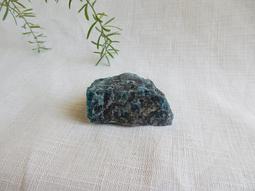 磷灰石魔法小碎礦/碎石-帕拉伊巴藍Paraiba/靛藍小孩藍Indigo ~有助於考試及比賽的順利、溝通順暢 歷史價格詳細信息