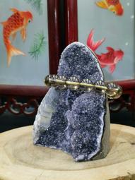 烏拉圭帶鯊魚骨幹紫晶洞約30公斤金型雙峰洞長32公分/寬25公分/高35公分/洞深13公分/完整無補 歷史價格詳細信息