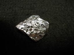 【采鑫坊】融冰鈦赫茲原礦把玩件~日本礦石遠紅外線鈦赫茲原礦18.4g長48mm《直購品》~ 歷史價格詳細信息