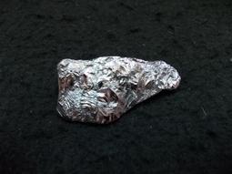 【采鑫坊】融冰鈦赫茲原礦把玩件~日本礦石遠紅外線鈦赫茲原礦18.4g長48mm《直購品》~ 歷史價格詳細信息