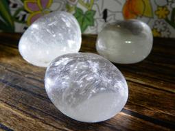 紫愛水晶 ~ 彩虹蝶舞～天然星光粉晶球 直徑約26mm  重約30g（贈水晶球專用壓克力底座） 歷史價格詳細信息