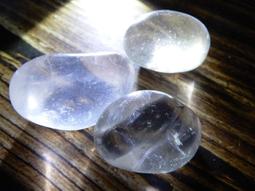 紫愛水晶 ~ 彩虹蝶舞～天然星光粉晶球 直徑約26mm  重約30g（贈水晶球專用壓克力底座） 歷史價格詳細信息