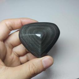 天然金曜石心形把玩擺件，一物一圖，規格64.60.25mm，重115克，5，，偏遠地區不。 水晶 擺件 文玩 二手【紫竹齋】910 歷史價格詳細信息