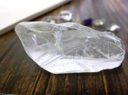 .＆紫愛水晶＆.pizza＊天然紫水晶原礦 ( 產地: 烏拉圭 ) 尺寸:約40*28*25(mm) 重約37.2g 歷史價格詳細信息