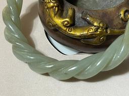 古玉【和闐青玉雙龍搶珠橢圓對鐲】 歷史價格詳細信息