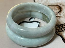 手鐲買1送1 ❗️買大送小❗️飄花灑金圓骨翡翠手鐲18.2圍55.9圈 貴妃手鐲 17圍53.5圈 冰糯種飄花灑黃翡貴妃飄花手鐲 歷史價格詳細信息