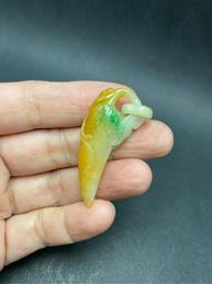 【御寶齋】--｛三色魚珮｝--蘇作--和闐青花籽玉、天然灑金皮、真皮真色無二上處理．．//特價給第一標 // 歷史價格詳細信息