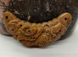 ((40年老店))祥龍彎彎月眉(小)~雪花紫玉~可搭配墜飾~背雕卍字蓮花~特價999 歷史價格詳細信息