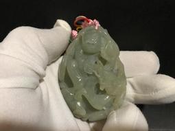 和闐玉獨籽料  黃皮白肉巧雕公母貔貅和田玉獨籽28.4g 歷史價格詳細信息