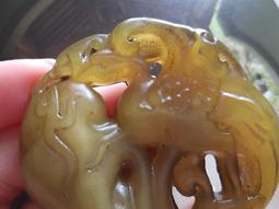 古玉~ 收藏 天然 老古玉 精雕 雙龍如意硯 古色古香 約7.9ㄨ6.2ㄨ0.72cm(68g)=A3-375 歷史價格詳細信息