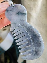 天然A貨緬甸玉 冰膠老油綠俏金手工雕佛公翡翠佛墜 冰起膠晴底色藏抹冰黃 肚圓澎法像好 歷史價格詳細信息