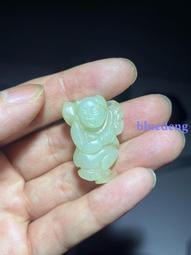 清代和田白玉泛黃如意足香爐，尺寸高50.5直徑56毫米，一眼10226 歷史價格詳細信息