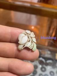 清代老翡翠壽桃 包老的 是個獨立圓雕件 可惜老殘后被老取了料子 具體品相如圖 拿去整一下當個掛件不錯 古董 古玩 老物件 二手【禪靜院】-995 歷史價格詳細信息