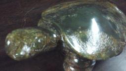 免運費 和闐玉和田玉籽料原皮飄金絲䝛貅項鍊吊墜一雙～大～H 玉體溫潤  小巧精緻 歷史價格詳細信息