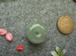 翡翠古琴吊墜正陽綠特別雅致的小掛件創匯期翡翠琴18K金扣子佩戴效果好遠遠處都很搶眼高54寬 歷史價格詳細信息