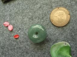 翡翠古琴吊墜正陽綠特別雅致的小掛件創匯期翡翠琴18K金扣子佩戴效果好遠遠處都很搶眼高54寬 歷史價格詳細信息