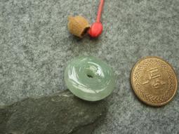 翡翠古琴吊墜正陽綠特別雅致的小掛件創匯期翡翠琴18K金扣子佩戴效果好遠遠處都很搶眼高54寬 歷史價格詳細信息