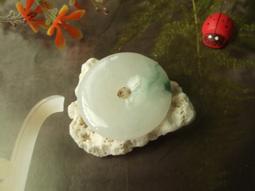 冰潤飄花翡翠平安扣(可代鑲嵌或配掛繩)  裸石無裂紋種老膠感足半山水意 翡翠 飾品 收藏【二手】【微淵古董】-3697 歷史價格詳細信息