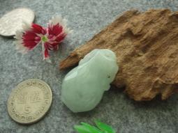 S2276玉墜子 翡翠玉A貨水潤淡底寶瓶墜子 吊墜 掛件 玉珮【緬甸玉翠軒】緬甸玉首飾品 歷史價格詳細信息