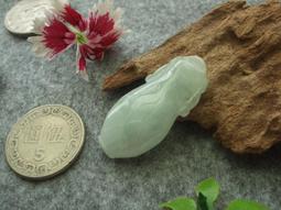 S2276玉墜子 翡翠玉A貨水潤淡底寶瓶墜子 吊墜 掛件 玉珮【緬甸玉翠軒】緬甸玉首飾品 歷史價格詳細信息