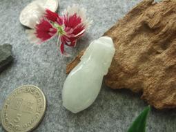 S2276玉墜子 翡翠玉A貨水潤淡底寶瓶墜子 吊墜 掛件 玉珮【緬甸玉翠軒】緬甸玉首飾品 歷史價格詳細信息