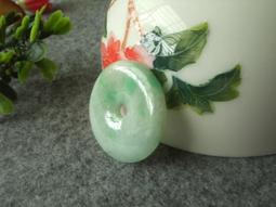 K1254玉平安扣❀翡翠玉A貨水潤飄綠花平安扣玉牌吊墜掛件 【緬甸玉翠軒】首飾品 綹紋小瑕疵 歷史價格詳細信息