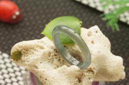 U5295戒指❀ 15# 瓜料天然翡翠A貨水潤藍水（偏灰色）細條戒圈指環戒子【緬甸玉翠軒】玉首飾品 男女款式 歷史價格詳細信息