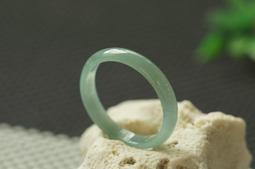 U4276戒指❀ 15# 瓜料天然翡翠A貨水潤淺藍水細條戒圈指環戒子【緬甸玉翠軒】玉首飾品 男女款式 歷史價格詳細信息