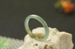 天然A貨緬甸玉 細潤飄花全立體自在臥觀音翡翠擺件/香座 水潤清雅不失種水 清晰悠然冥思法像 歷史價格詳細信息