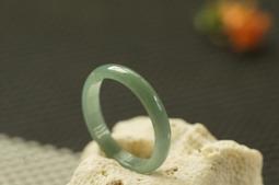 U5562玉戒指❀ 12# 瓜料天然翡翠A貨冰潤淺藍水通透細條戒圈指環戒子【緬甸玉翠軒】玉首飾品 男女款式  尾戒 歷史價格詳細信息