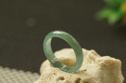 U5556玉戒指❀ 12# 瓜料天然翡翠A貨冰潤淺藍水通透超細條戒圈指環戒子【緬甸玉翠軒】玉首飾品 男女款式  尾戒 歷史價格詳細信息