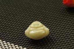 翡翠小佛像掛件把件文玩收藏品玉器，圖片實拍，3.5公分，天然翡翠佛公吊墜，做工可以的，地區 歷史價格詳細信息